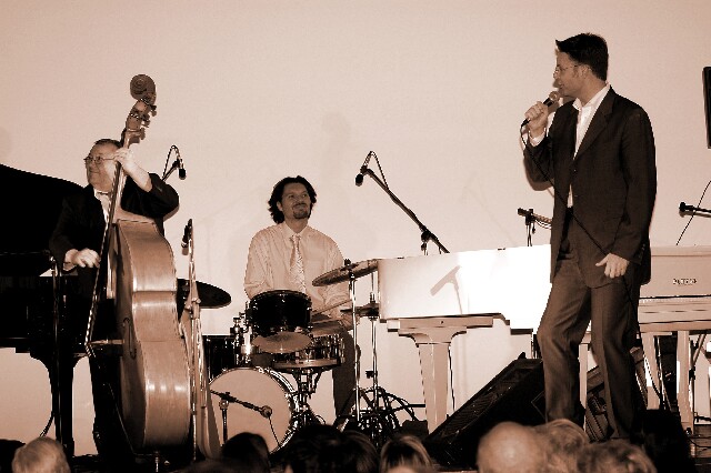 min 2006 12 15 beaune boogie 253 sepia